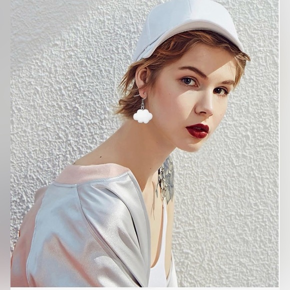 NWT Resin Cloud Dangle Earrings - Picture 2 of 2